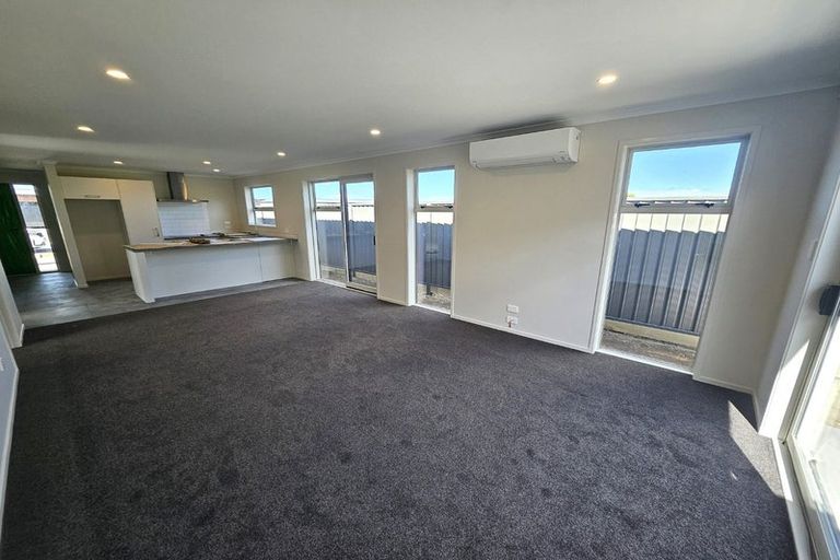 Photo of property in 27 Hammick Crescent, Pyes Pa, 3112