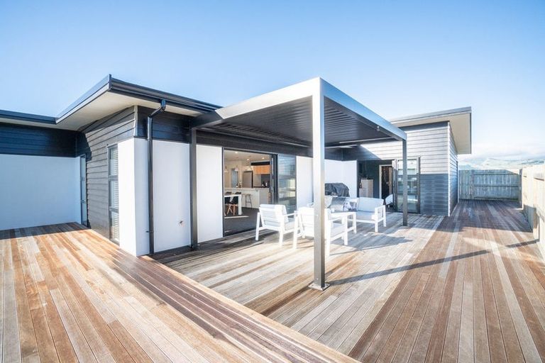 Photo of property in 3 Stratford Court, Fitzherbert, Palmerston North, 4410