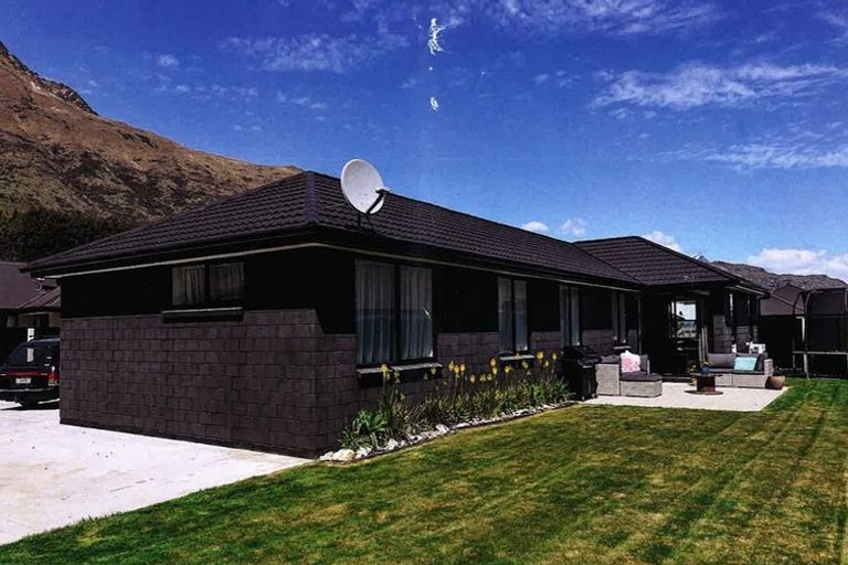 Photo of property in 92 Risinghurst Terrace, Lower Shotover, Queenstown, 9304