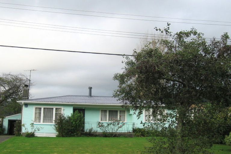 Photo of property in 10 Hanson Grove, Stokes Valley, Lower Hutt, 5019