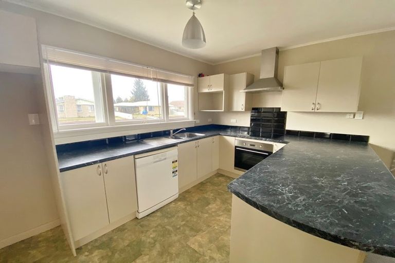 Photo of property in 52 Dunstan Crescent, Hornby, Christchurch, 8042