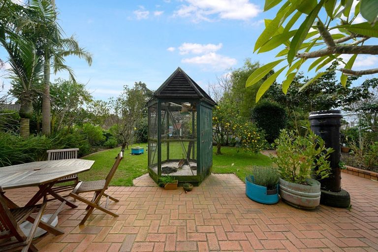 Photo of property in 2/18a Clayburn Road, Glen Eden, Auckland, 0602