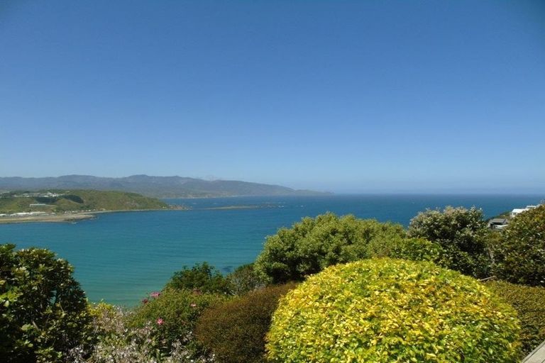 Photo of property in 77 Houghton Bay Road, Houghton Bay, Wellington, 6023