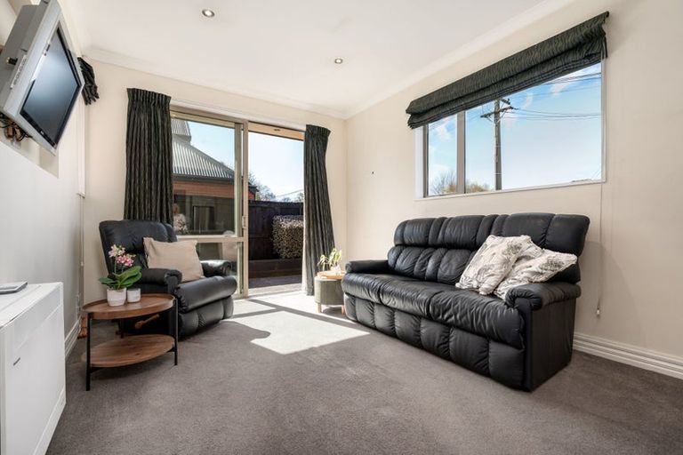 Photo of property in 37a Otara Street, Ilam, Christchurch, 8053