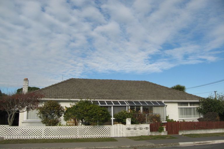 Photo of property in 2/43 Hood Street, New Brighton, Christchurch, 8061
