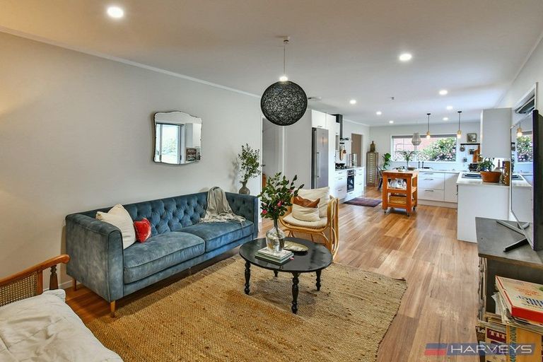 Photo of property in 43 Charles Prevost Drive, The Gardens, Auckland, 2105
