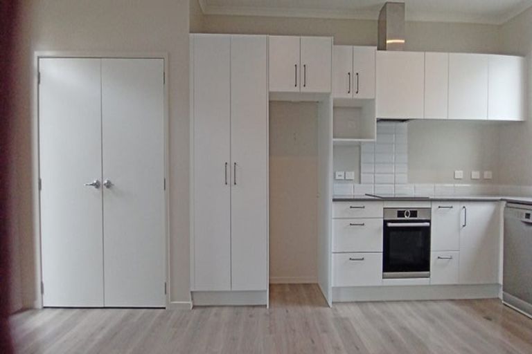 Photo of property in 7 Glidepath Road, Hobsonville, Auckland, 0616