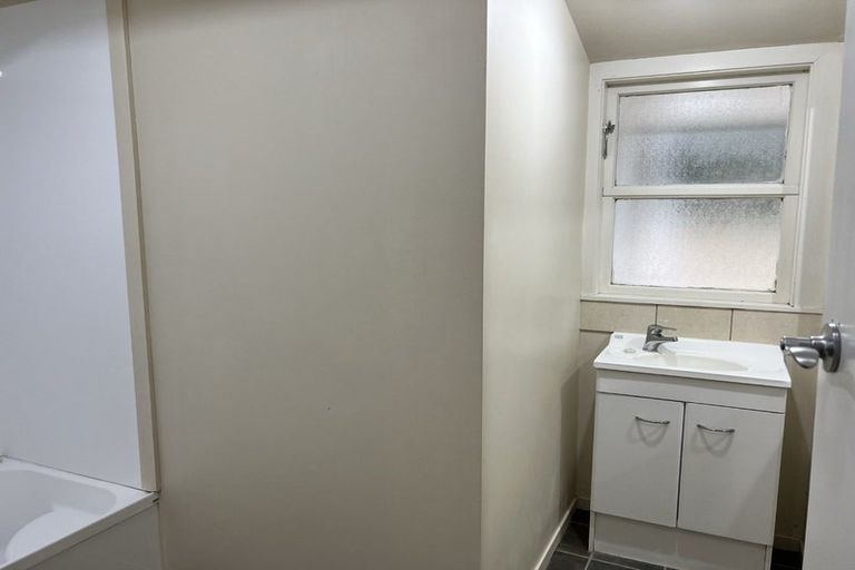 Photo of property in 38 Horopito Road, Waikanae, 5036