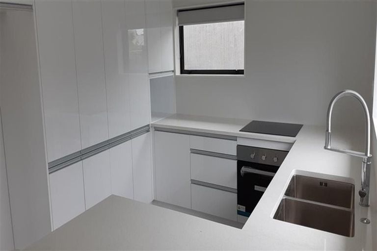 Photo of property in 7c Holland Avenue, Point England, Auckland, 1072