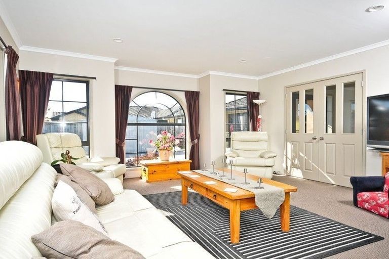 Photo of property in 56 Farringdon Avenue, Rototuna North, Hamilton, 3210