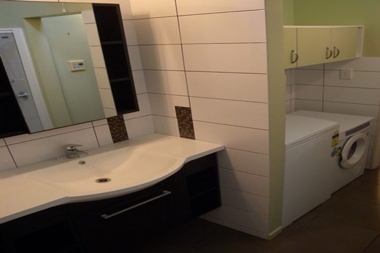 Photo of property in The Triangle, 4/33 Halswater Drive, Churton Park, Wellington, 6037