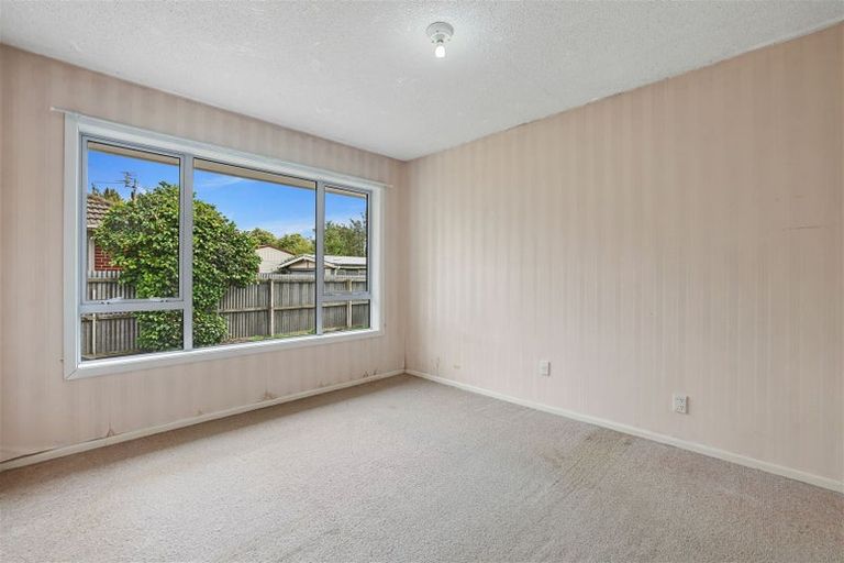 Photo of property in 5 Lochee Road, Upper Riccarton, Christchurch, 8041