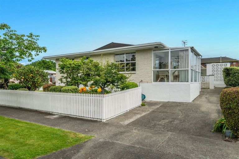 Photo of property in 11 Coronet Place, Awapuni, Palmerston North, 4412