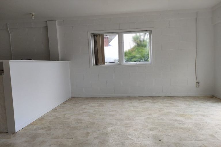 Photo of property in 80 Beechdale Crescent, Pakuranga Heights, Auckland, 2010