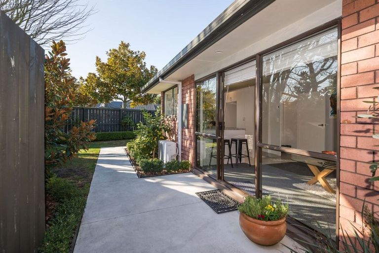 Photo of property in 2/23 Mary Street, Papanui, Christchurch, 8053