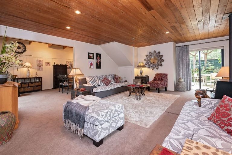 Photo of property in 18 Tanglewood Place, Cockle Bay, Auckland, 2014