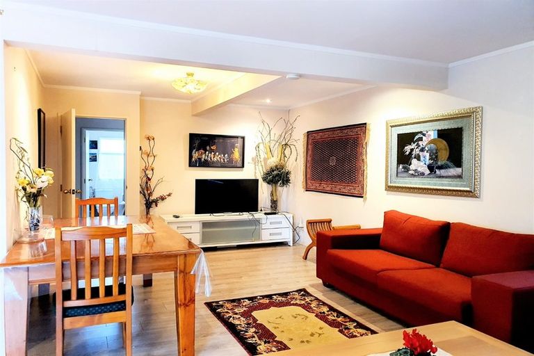 Photo of property in 3a Central Park Drive, Te Atatu South, Auckland, 0610