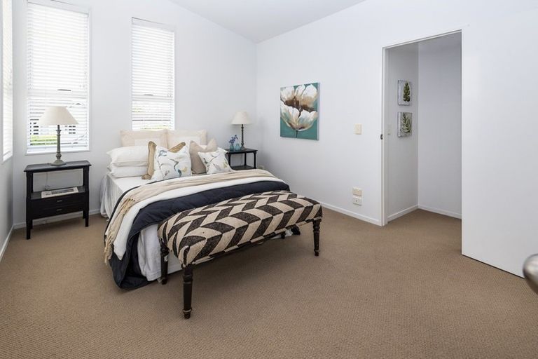 Photo of property in 12 Tranquility Rise, Mellons Bay, Auckland, 2014