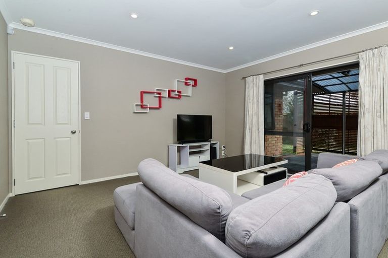 Photo of property in 54 Saint James Drive, Huntington, Hamilton, 3210