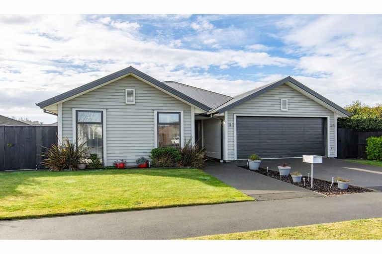 Photo of property in 28 Taiore Crescent, Marshland, Christchurch, 8083