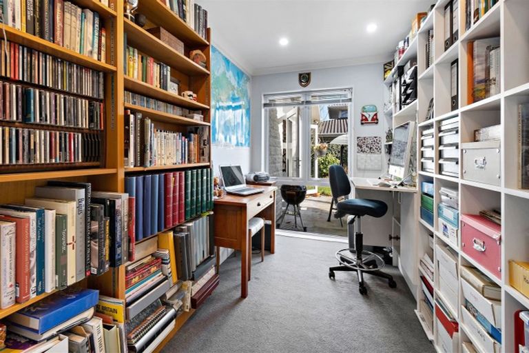 Photo of property in 11 Hanover Place, Ilam, Christchurch, 8041