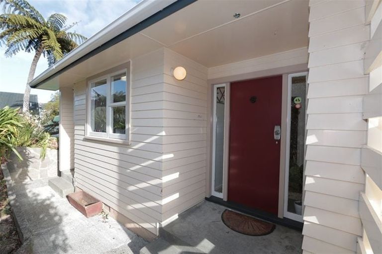 Photo of property in 16 Awarua Street, Ngaio, Wellington, 6035