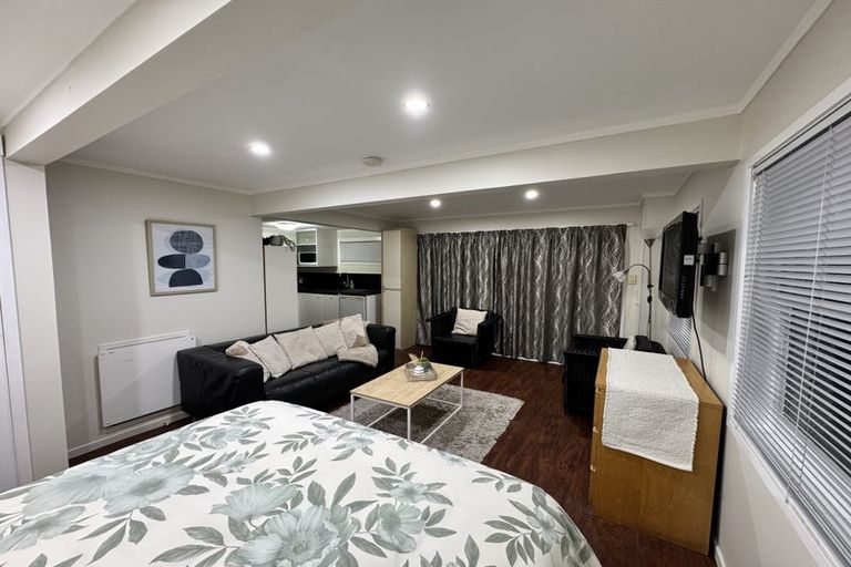 Photo of property in 1/38 Beulah Avenue, Rothesay Bay, Auckland, 0630