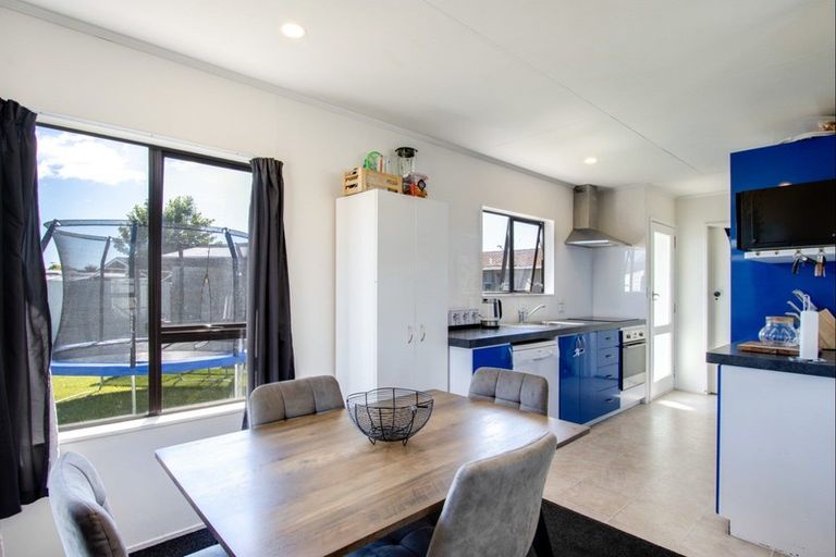 Photo of property in 10 Glamorgan Avenue, Tamatea, Napier, 4112
