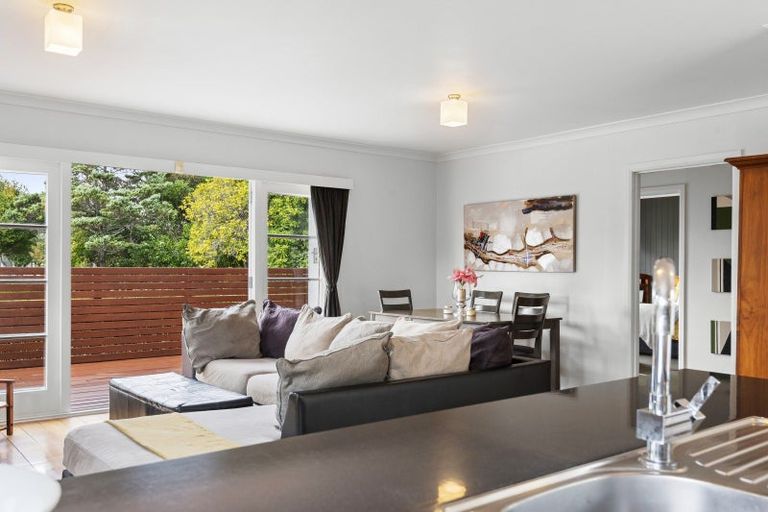 Photo of property in 11 Durham Crescent, Palmerston North, 4414