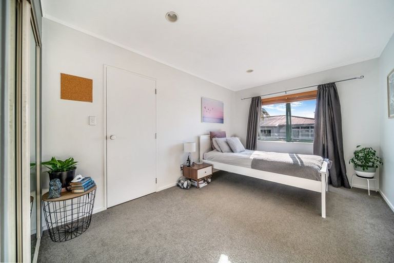 Photo of property in 2/23a Vincent Street, Howick, Auckland, 2014