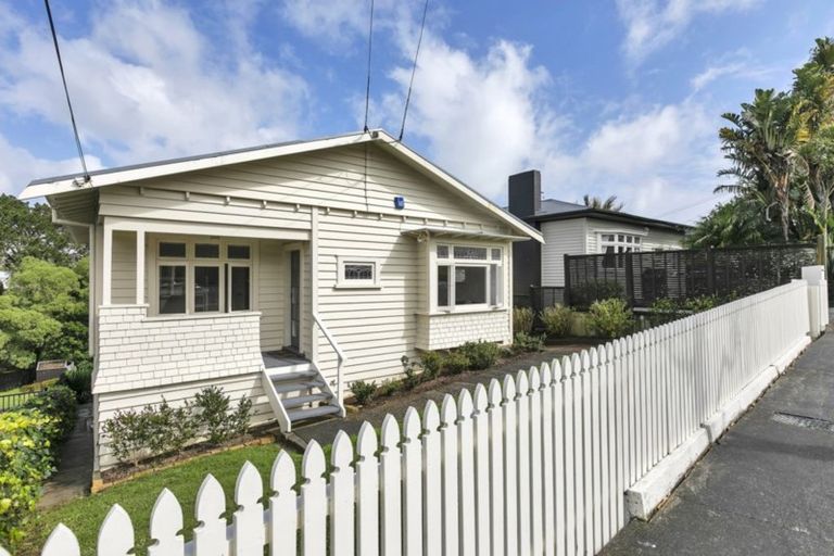 Photo of property in 50 Westmere Crescent, Westmere, Auckland, 1022