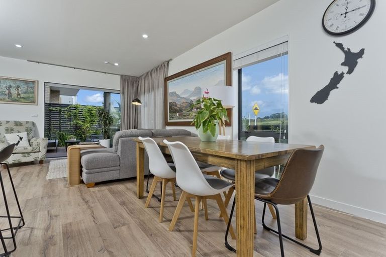 Photo of property in 8 Windlass Street, Long Bay, Auckland, 0630