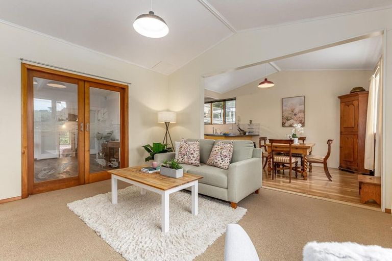 Photo of property in 9 Toenga Road, Pukerua Bay, 5026