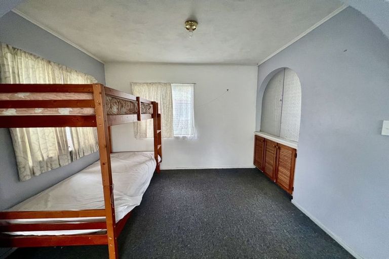 Photo of property in 37 Borich Road, Sunnyvale, Auckland, 0612