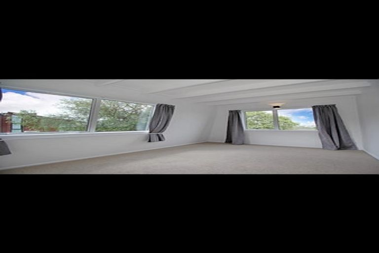 Photo of property in 1/18 Edgerton Road, Te Atatu Peninsula, Auckland, 0610