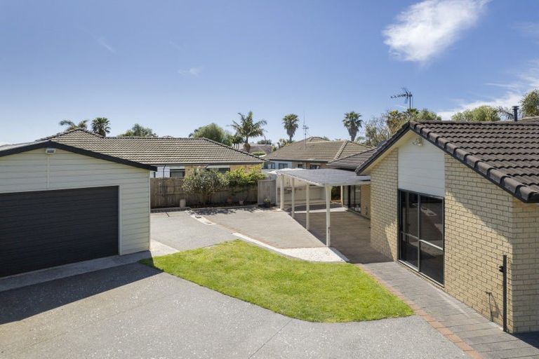 Photo of property in 1 Corinth Grove, Papamoa Beach, Papamoa, 3118