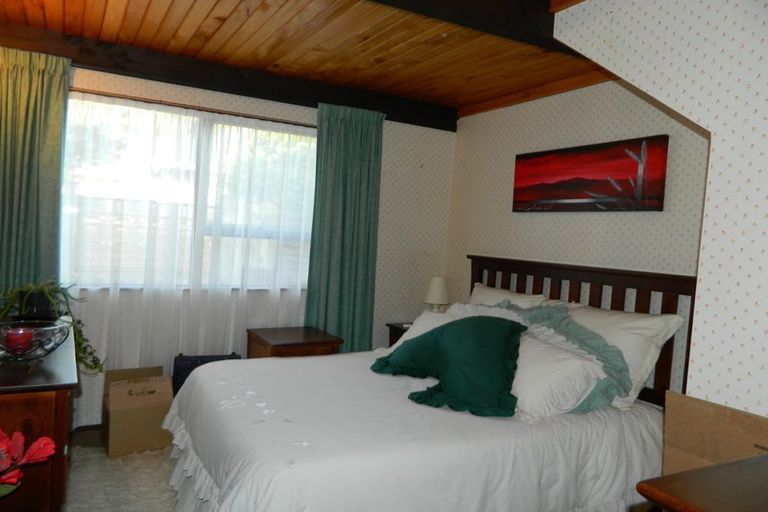 Photo of property in 2/9 Ash Grove, Ranui, Porirua, 5024