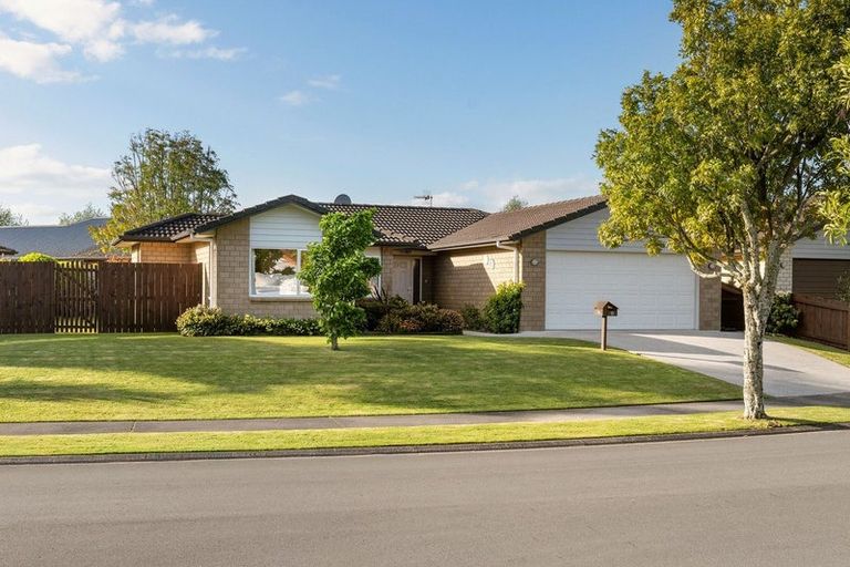 Photo of property in 15 Kereru Place, Pyes Pa, Tauranga, 3112