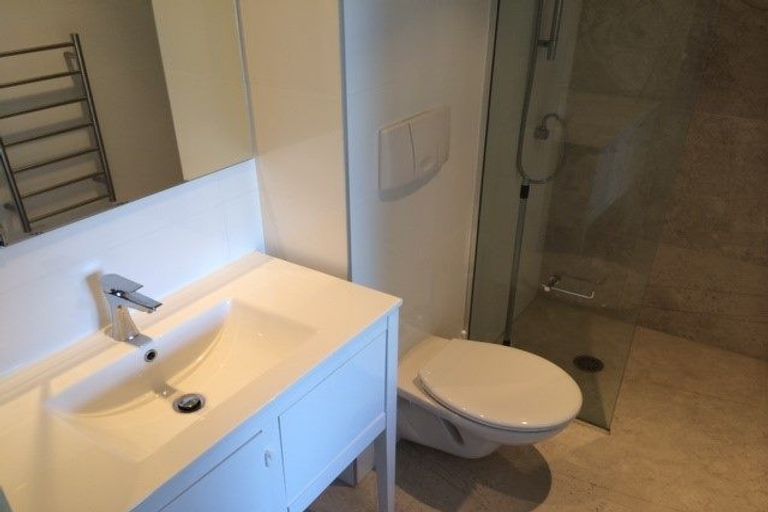 Photo of property in Sanctum Apartment, 10 Ebor Street, Te Aro, Wellington, 6011