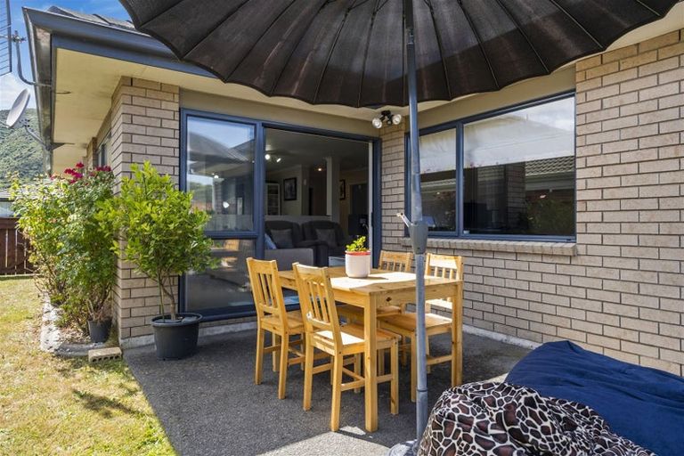 Photo of property in 4 Fraser Colman Grove, Wainuiomata, Lower Hutt, 5014