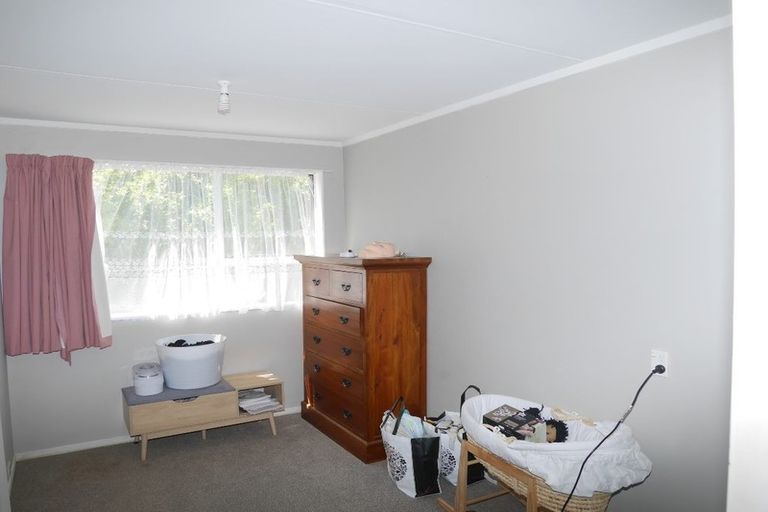 Photo of property in 1/17 Yarrow Place, Papakowhai, Porirua, 5024