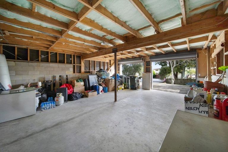 Photo of property in 6 Crestlands Place, Papakura, 2110