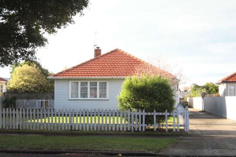 Photo of property in 100 Nuffield Avenue, Marewa, Napier, 4110