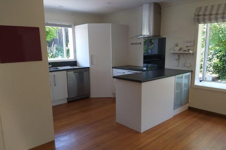 Photo of property in 2 Burnbrae Street, Saint Martins, Christchurch, 8022