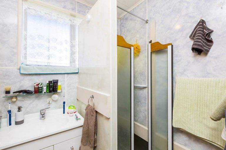 Photo of property in 2/2 Benzie Avenue, Elderslea, Upper Hutt, 5018