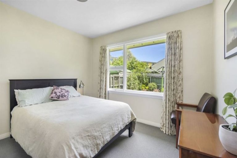 Photo of property in 8 Trist Place, Edgeware, Christchurch, 8013