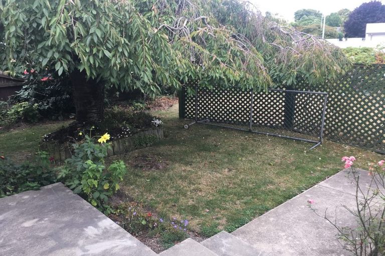 Photo of property in 4 Grahams Road, Ilam, Christchurch, 8041