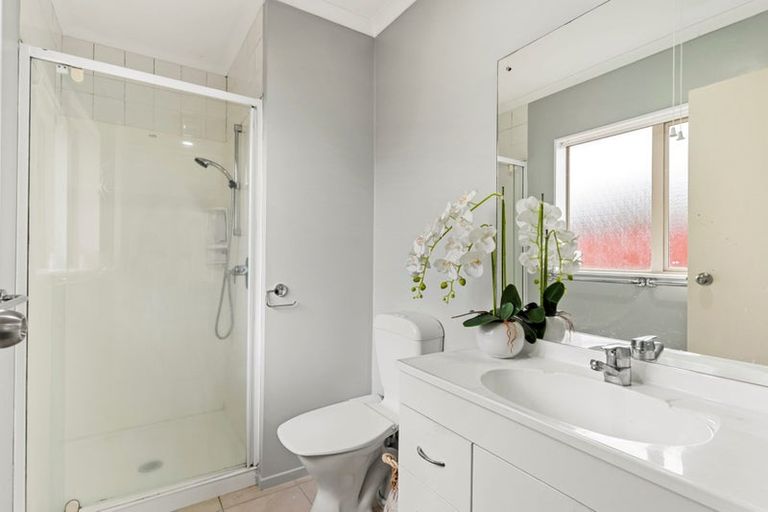 Photo of property in 21 Stellata Court, Randwick Park, Auckland, 2105