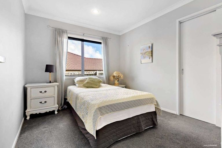 Photo of property in 7 Jomard Terrace, Northcross, Auckland, 0632