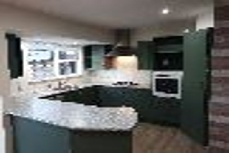 Photo of property in 8 Peter Terrace, Castor Bay, Auckland, 0620